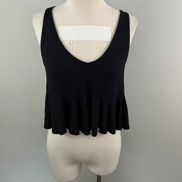 NWT LULUS Black Gwynne Ribbed V-Neck Ruffled Cropped Tank‎ Top (S) - Picture 2 of 8